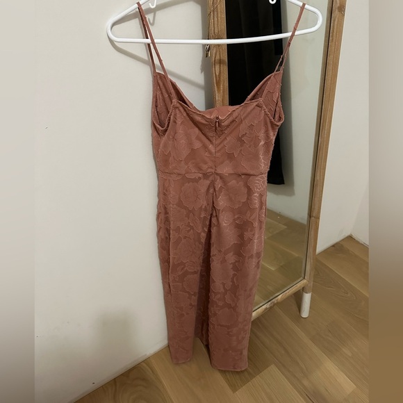 Hutch Elegant Pink Midi Dress - Picture 4 of 5